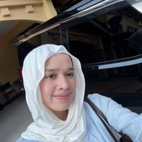 Arrianna, Pengasuh di Sungai Buloh