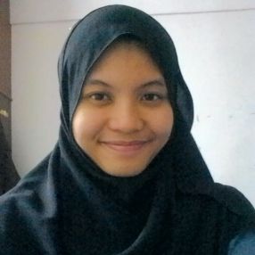Aqmalya, Keluarga di Gelugor