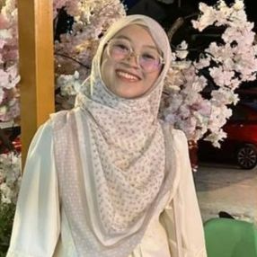 Hanis, Babysitter in Klang