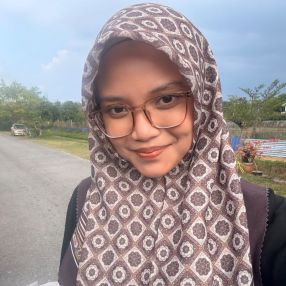 Liyana, Pengasuh di Sungai Buloh