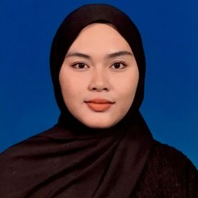 Qina, Babysitter in Gelang Patah