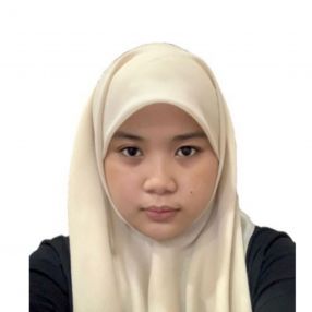 Alyaa, Pengasuh di Melaka