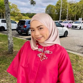 Misha, Pengasuh di Subang Jaya