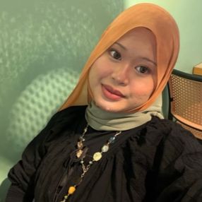 Farhanamuhdd, Pengasuh di Kuching