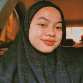 Ainaa, Pengasuh di Padang Serai