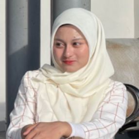 Syazrine, Babysitter in Batu Caves