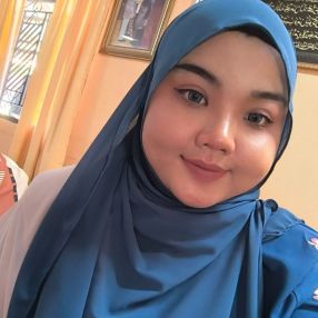 Nurhazilla, Pengasuh di Pelabuhan Klang