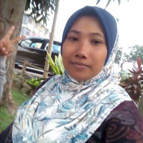 Noor, Babysitter in Parit Sulong