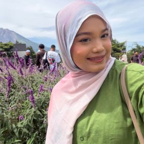 Nur, Babysitter in Putrajaya