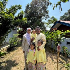 Amira, Family in Ampang