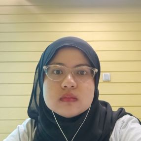 Fatini, Babysitter in Kampung Raja