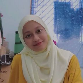 Aishah, Keluarga di Ulu Tiram