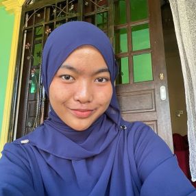 Alyssa, Babysitter in Kampung Raja