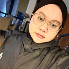 Nurul Nisa Adibah, Pengasuh di Serendah