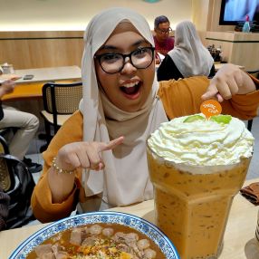 Qistina, Babysitter in Ampang