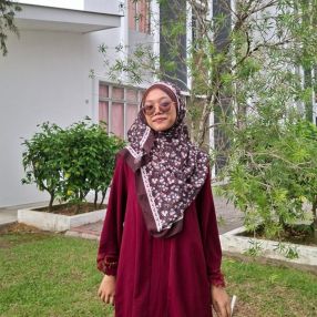 Nur Ain Farisah, Pengasuh di Durian Tunggal