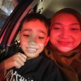 Di, Family in Kota Tinggi