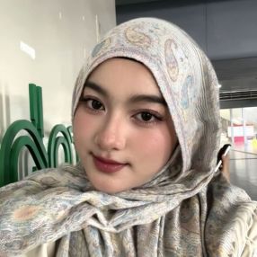Bella, Pengasuh di Ketereh