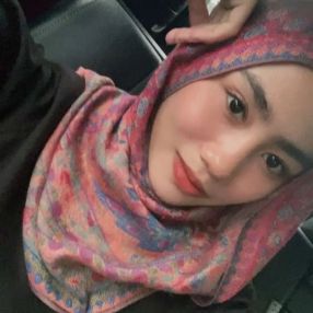 Intan, Pengasuh di Pelabuhan Klang