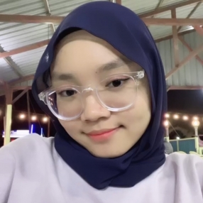 Aina, Babysitter in Pagoh