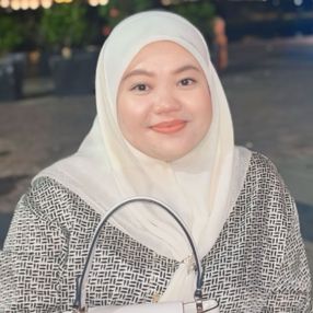 Nur, Babysitter in Kota Samarahan