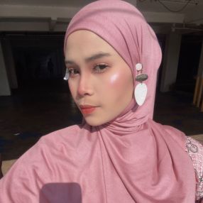 Sofieya, Babysitter in Kuantan