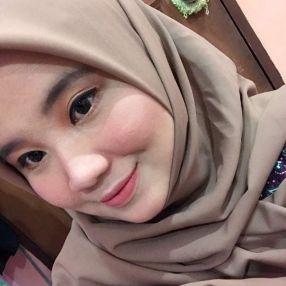 Nur, Keluarga di Labuan