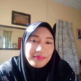 Aida, Babysitter in Labis