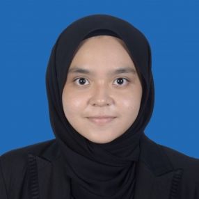 Aina, Pengasuh di Pasir Mas