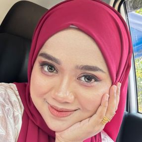 Syahira, Pengasuh di Mantin