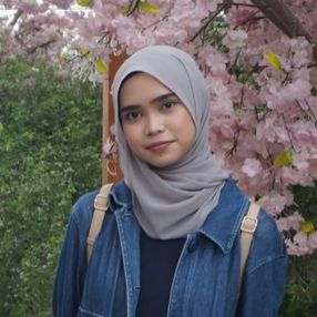 Athy, Babysitter in Jenjarom