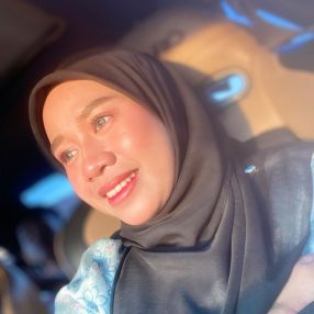 Siti, Pengasuh di Senggarang