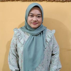 Hidayu Sallehuddin, Pengasuh di Teluk Intan