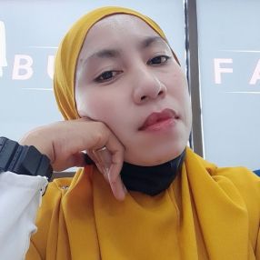 Nur, Babysitter in Kapar