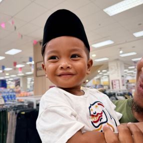 Athirah, Keluarga di Penaga