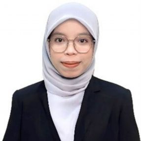Aina, Pengasuh di Cyberjaya
