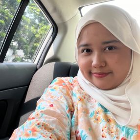 Alya, Pengasuh di Seremban