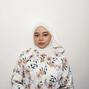 Nur Ain, Pengasuh di Bahau