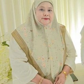 Farah Wahidah, Babysitter in Bukit Rotan