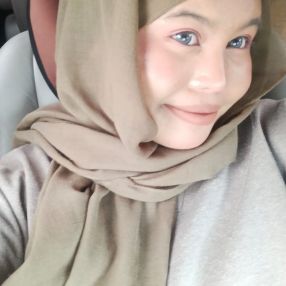 Atyn, Pengasuh di Putrajaya