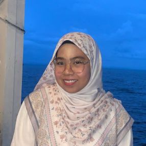 Wan nur, Babysitter in Kota Bharu