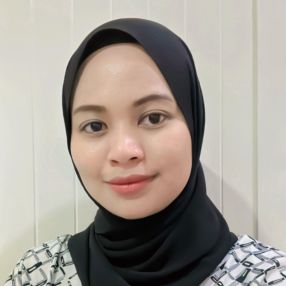 Miera, Babysitter in Puchong