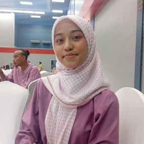 Nurish, Babysitter in Langgar