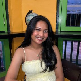 Hema Malini, Babysitter in Ayer Keroh