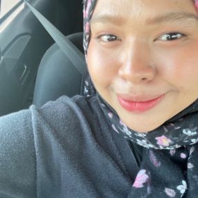 Ezzaty, Babysitter in Kuantan