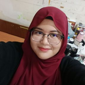 Hanaira, Pengasuh di Seri Kembangan