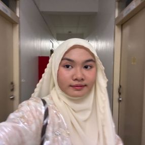 Nur Husna, Pengasuh di Kuching
