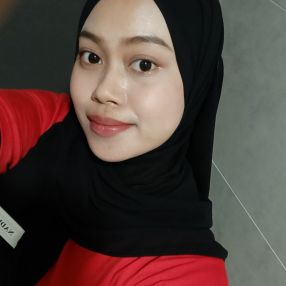 Nur, Babysitter in Ayer Tawar