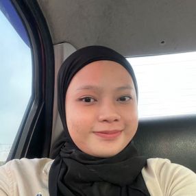 Azwaliza, Babysitter in Yong Peng