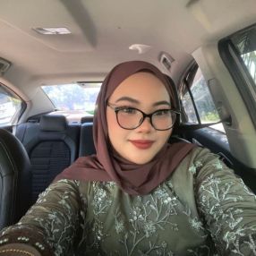 Nurul, Pengasuh di Tanjong Kling
